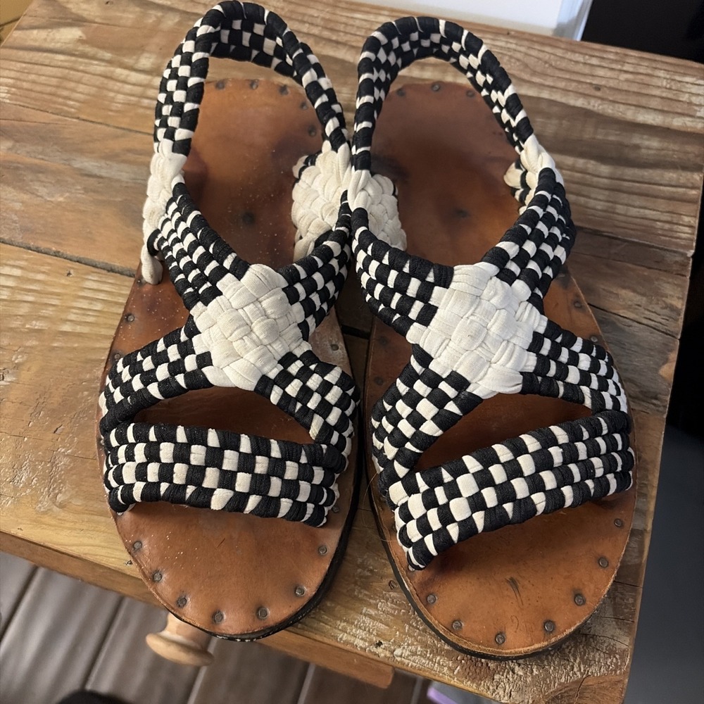 Source Unknown Black and White Woven Leather-Trim Sandals